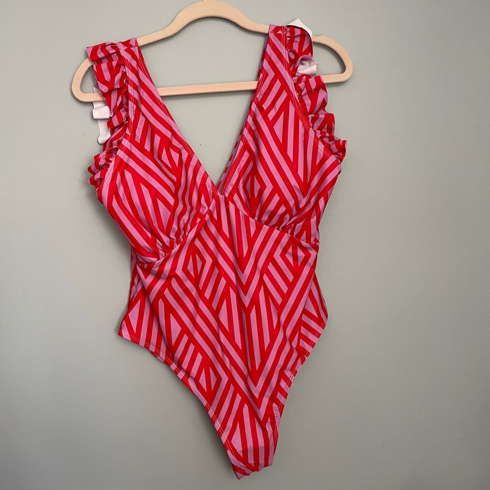 Ruffle one piece bathing suit | Size XL |